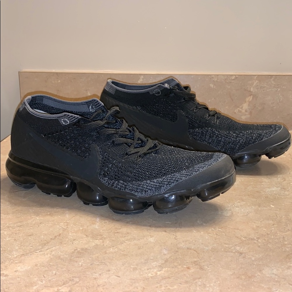 Nike Triple Black Vapormax